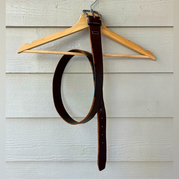 Men’s Vintage Levi’s Leather Belt size 34-36 - Picture 4 of 6